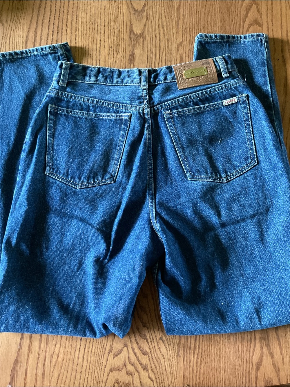 High-Rise Women's Blue Denim Jeans - Classic Back-Pocket Style